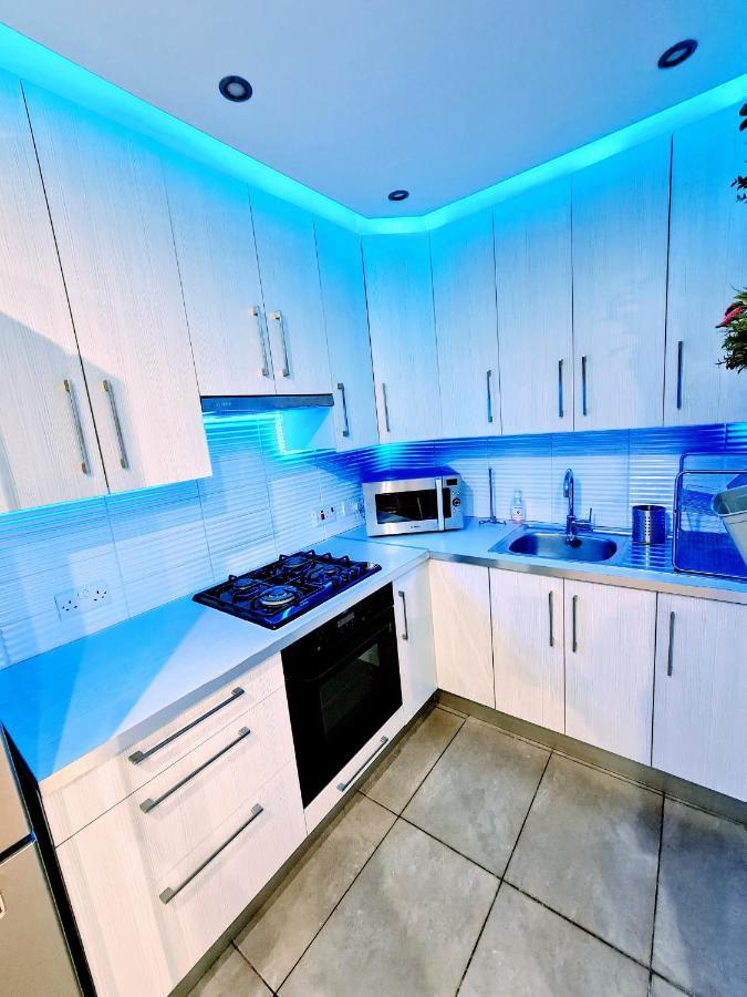 Hidden Lights Deluxe Apartment Ayia Napa Bagian luar foto