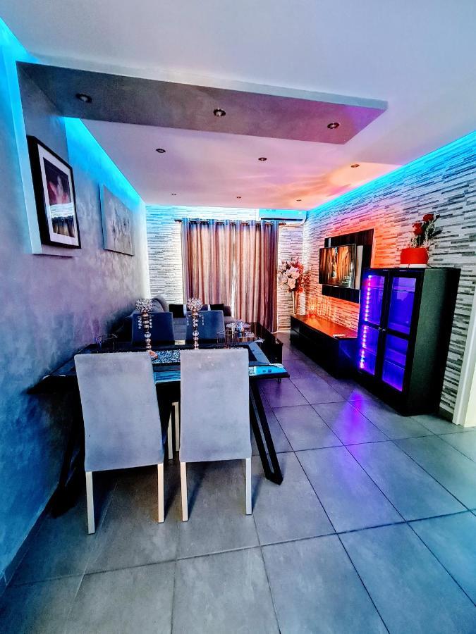 Hidden Lights Deluxe Apartment Ayia Napa Bagian luar foto